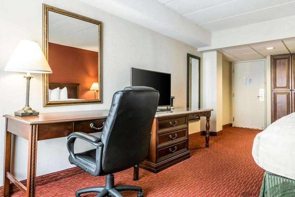 Clarion Hotel إنديانابوليس المظهر الخارجي الصورة