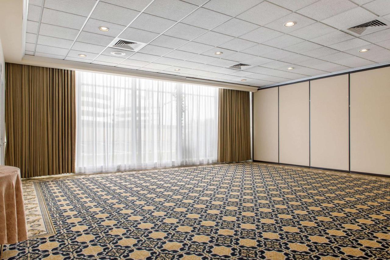 Clarion Hotel إنديانابوليس المظهر الخارجي الصورة